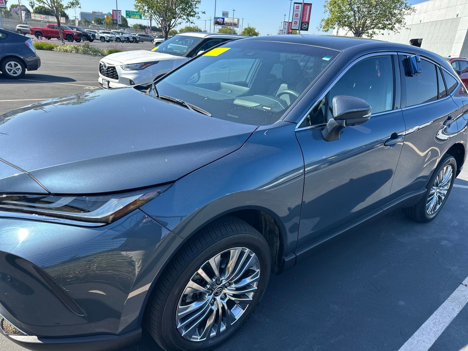 Used 2024 Toyota Venza Limited AWD/4WD image 2