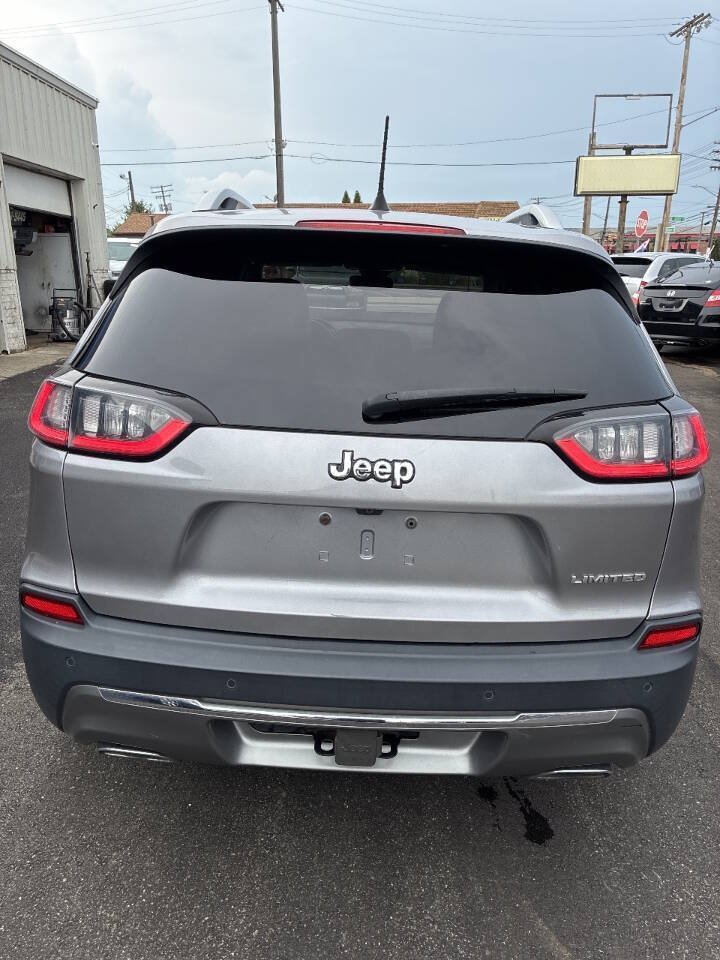 Used 2019 Jeep Cherokee Limited w/ Luxury Group FWD image 6