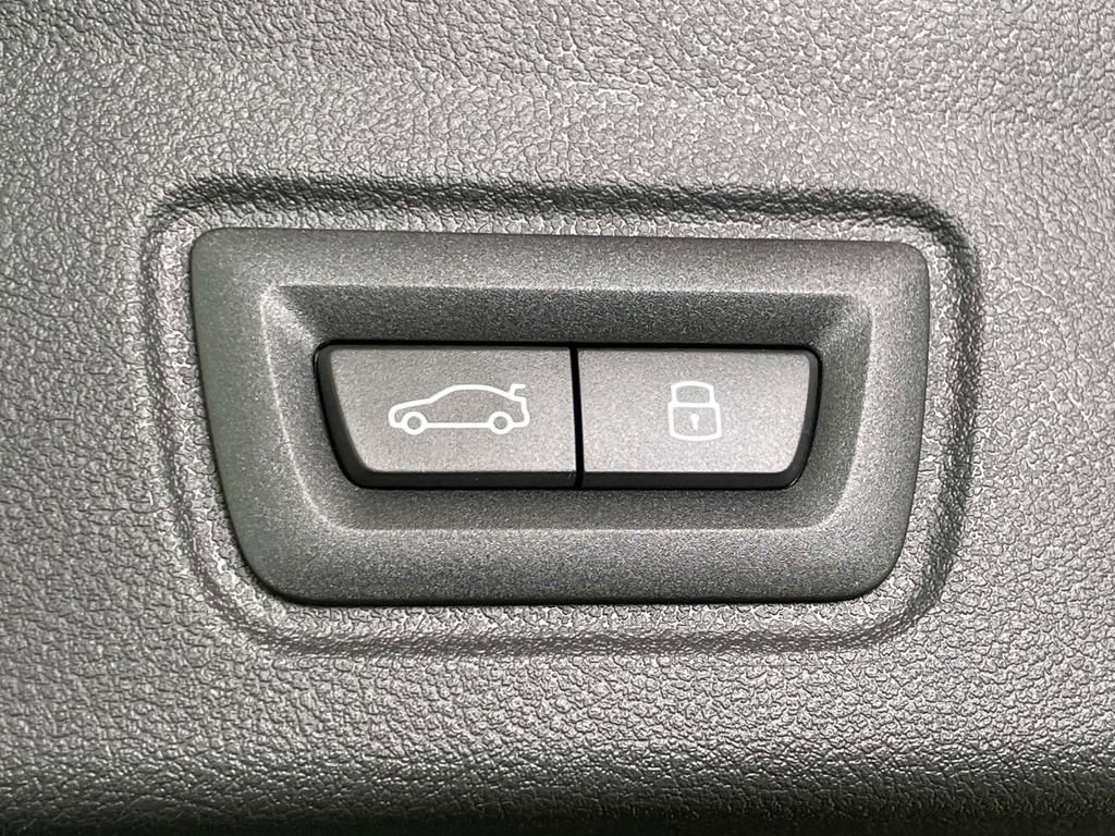 New 2026 BMW i4 xDrive40i AWD/4WD image 18