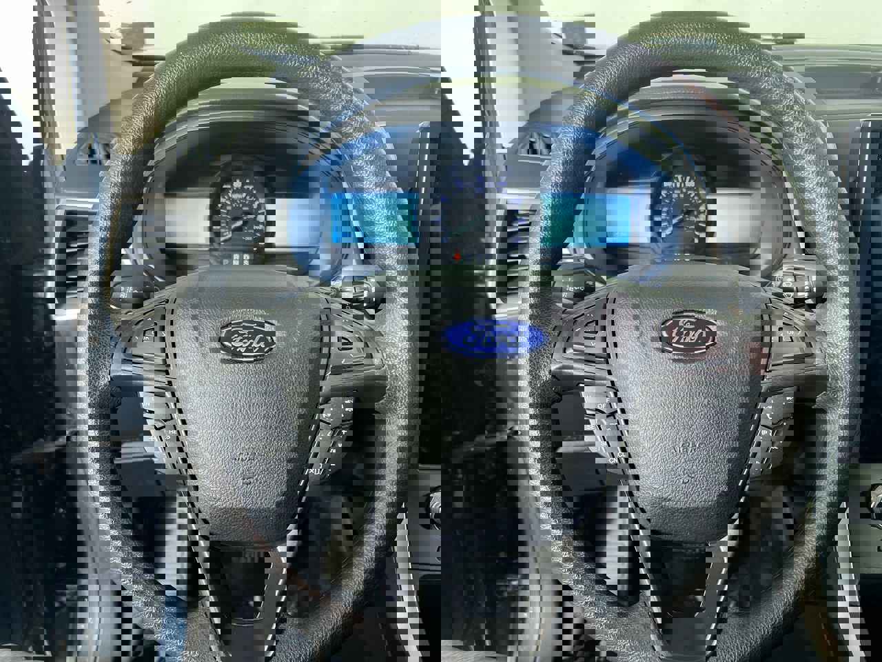 Used 2022 Ford Edge SE w/ Black Appearance Package image 16