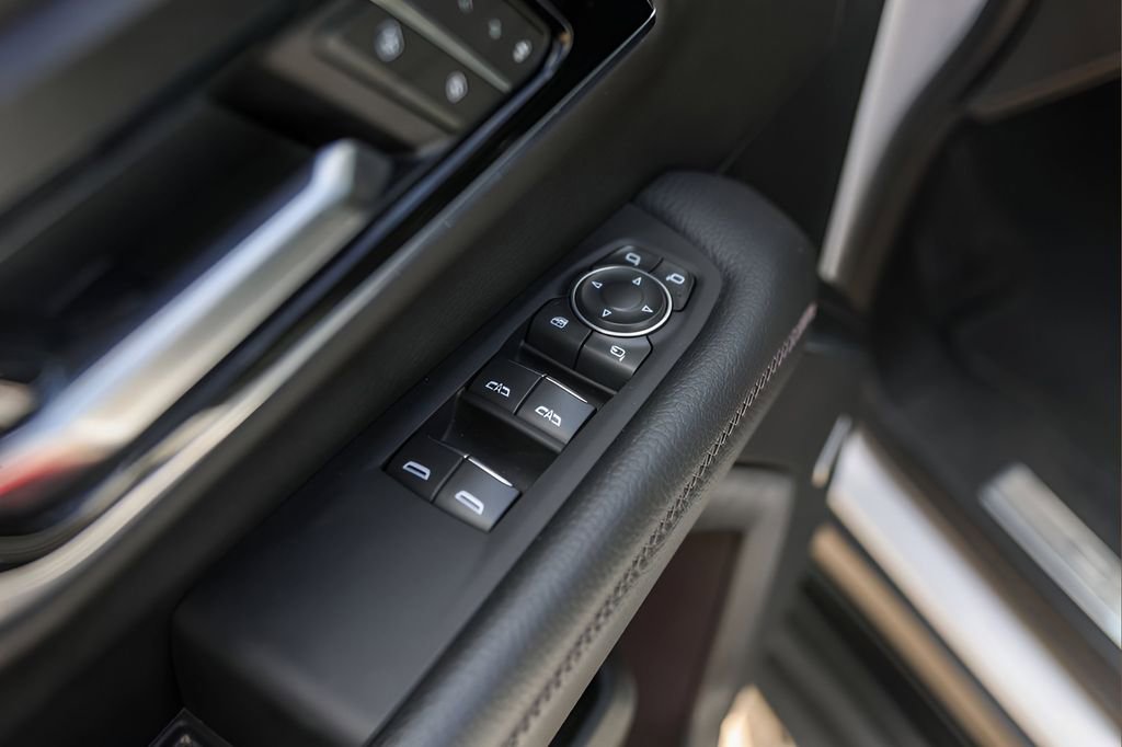 Used 2025 GMC Yukon XL Denali image 22