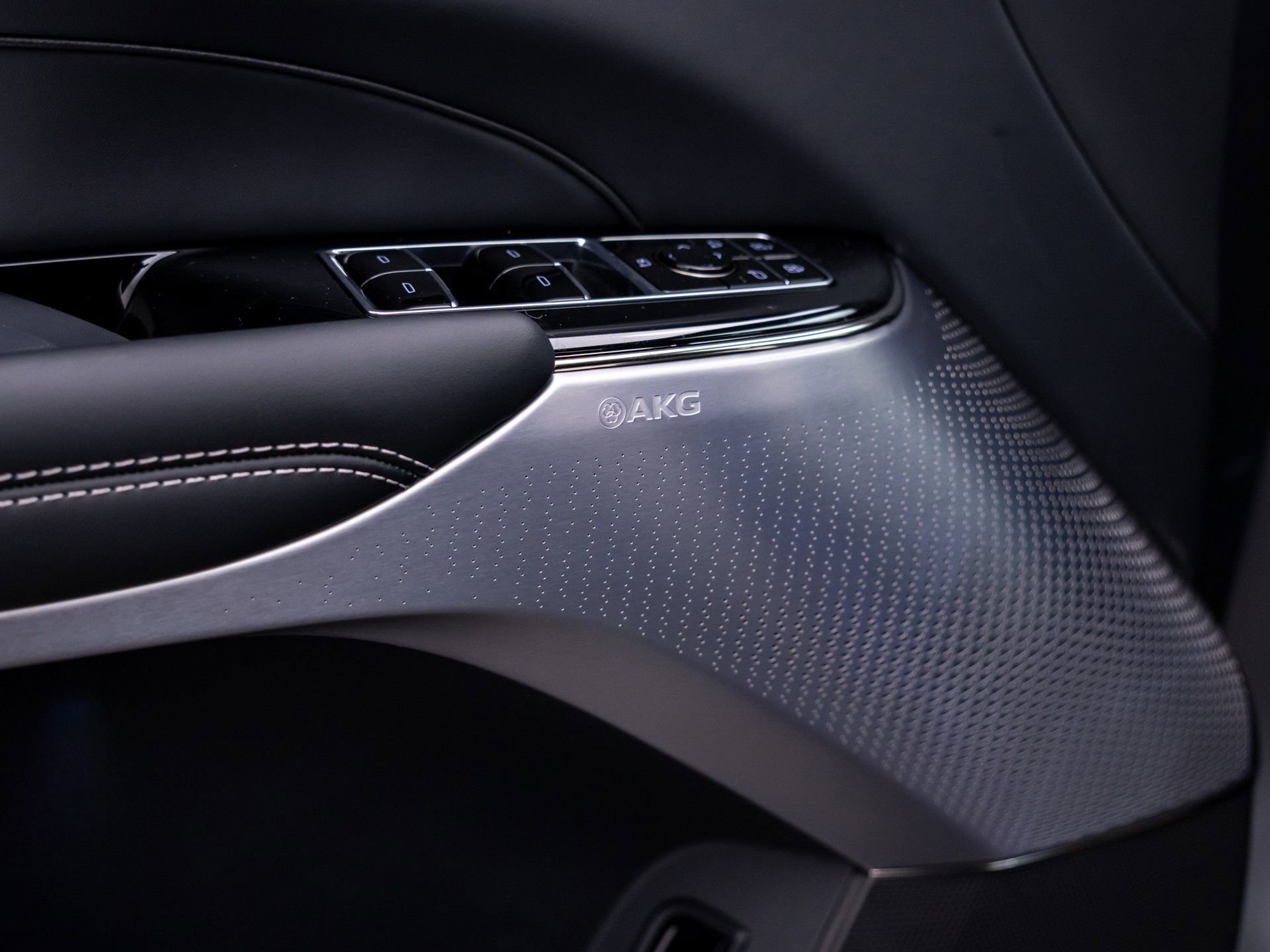 New 2026 Cadillac Lyriq V w/ LPO, Floor Liner Package AWD/4WD image 15