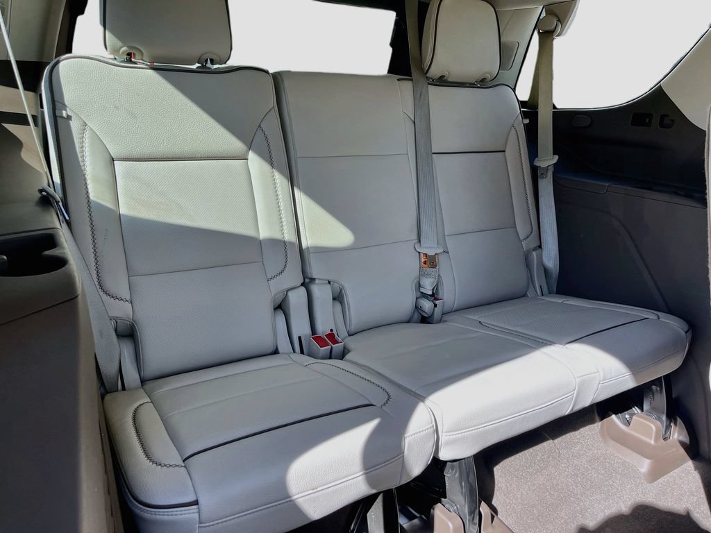Used 2024 GMC Yukon Denali w/ Advanced Technology Package AWD/4WD image 30