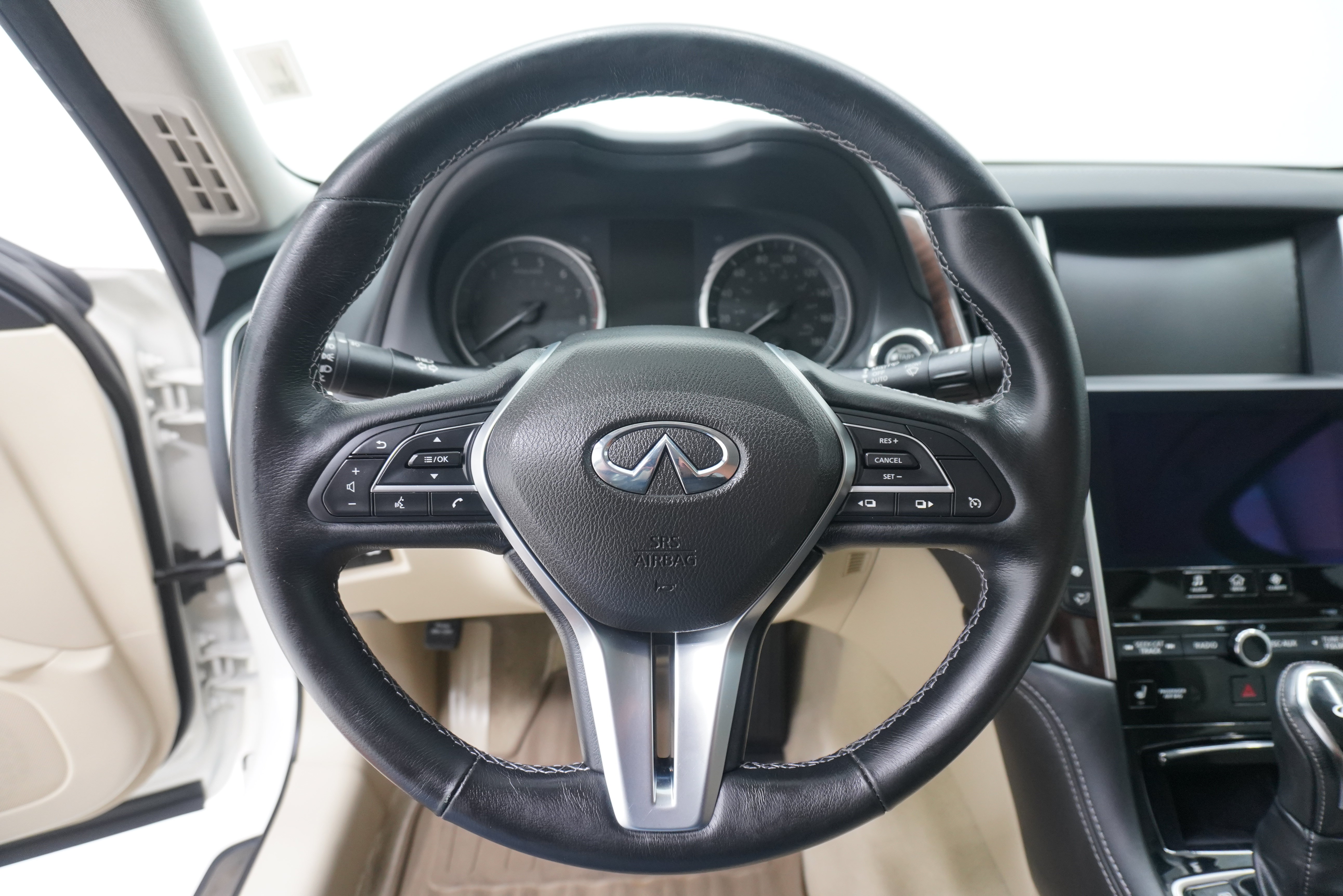 Used 2018 INFINITI Q50 Luxe w/ Essential Package (3.0T Luxe) RWD image 15