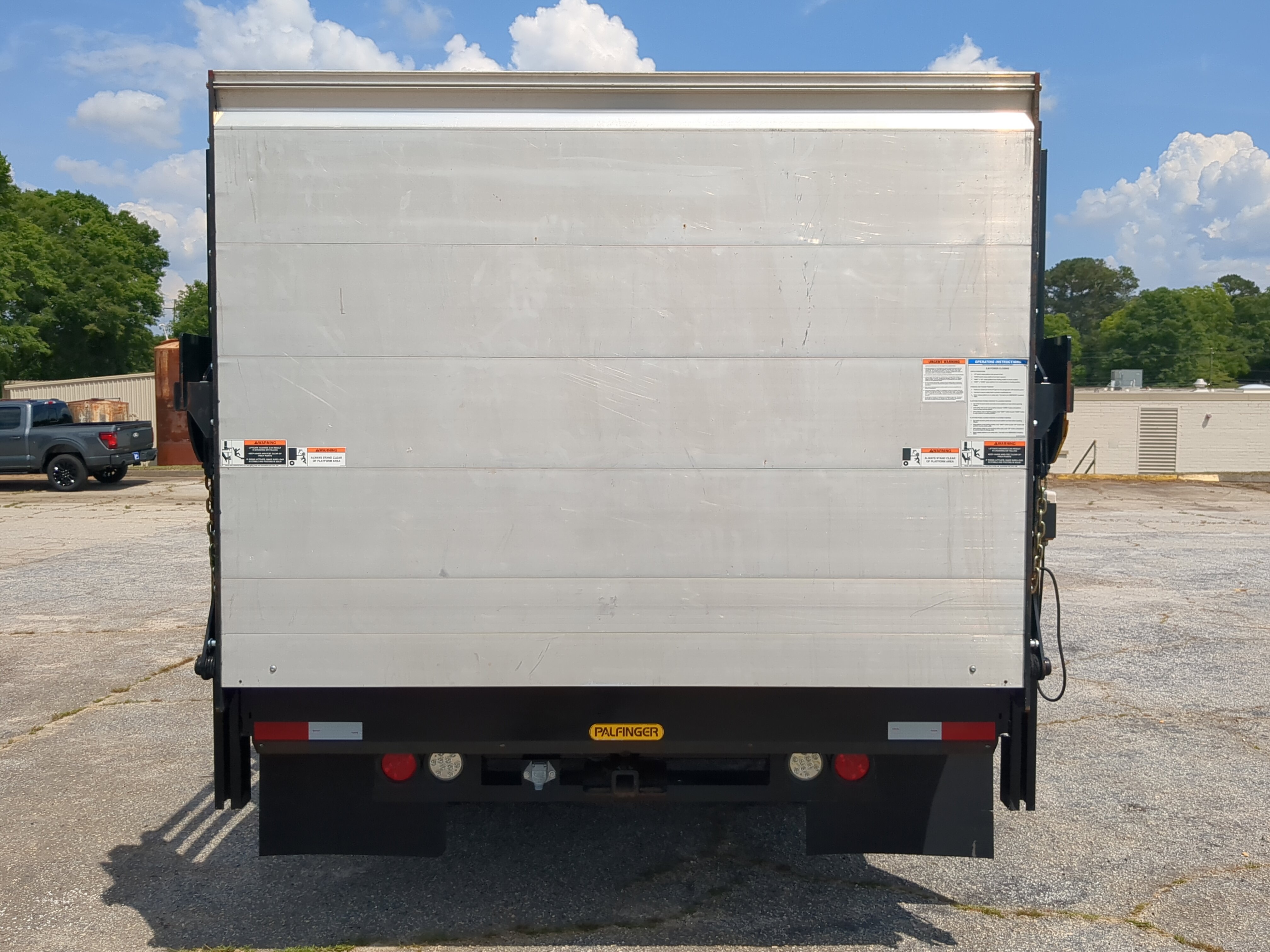 Used 2022 RAM 5500 Tradesman w/ Chrome Appearance Group RWD image 4