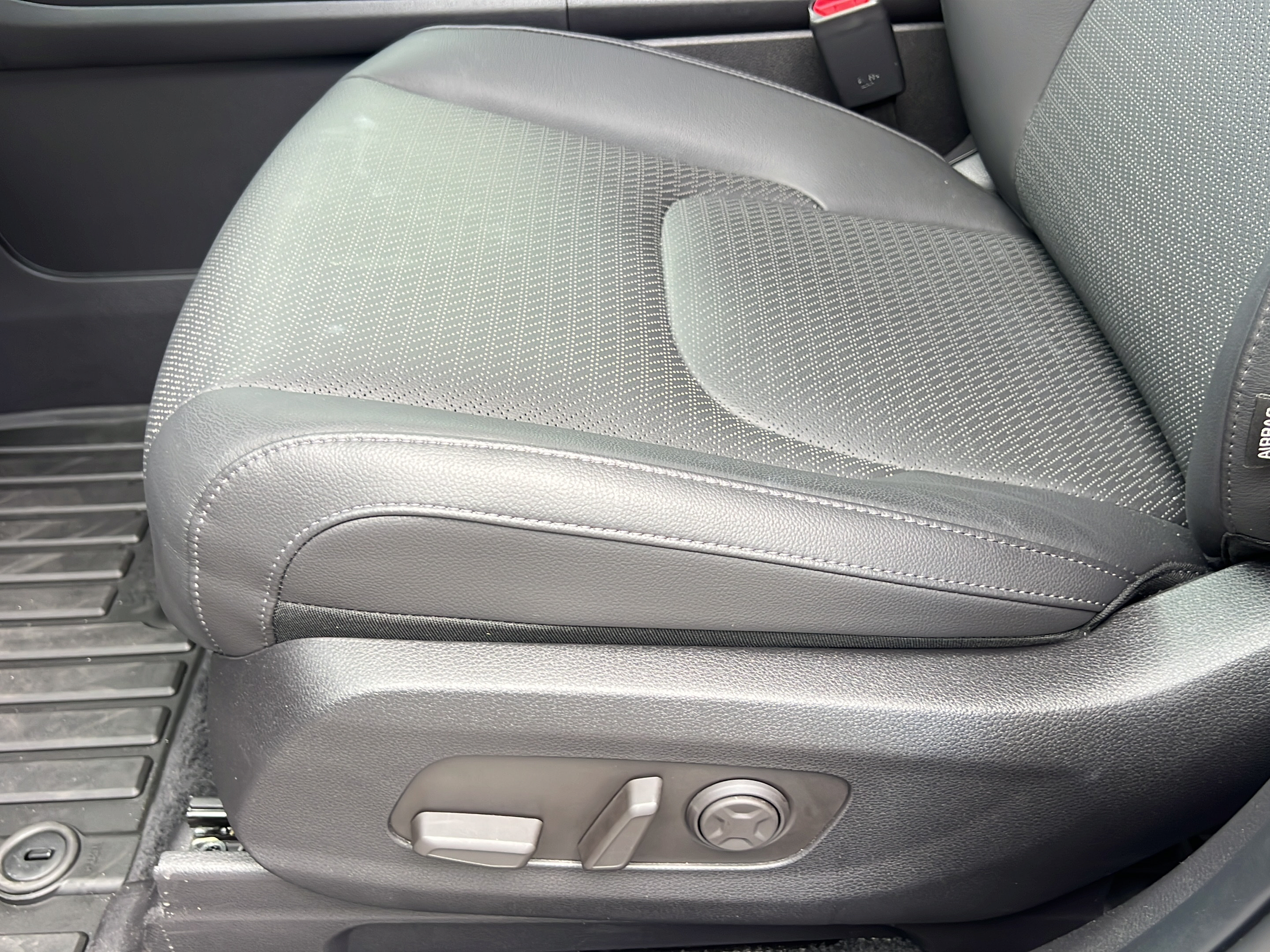 Used 2025 Kia Carnival SX Prestige FWD image 14