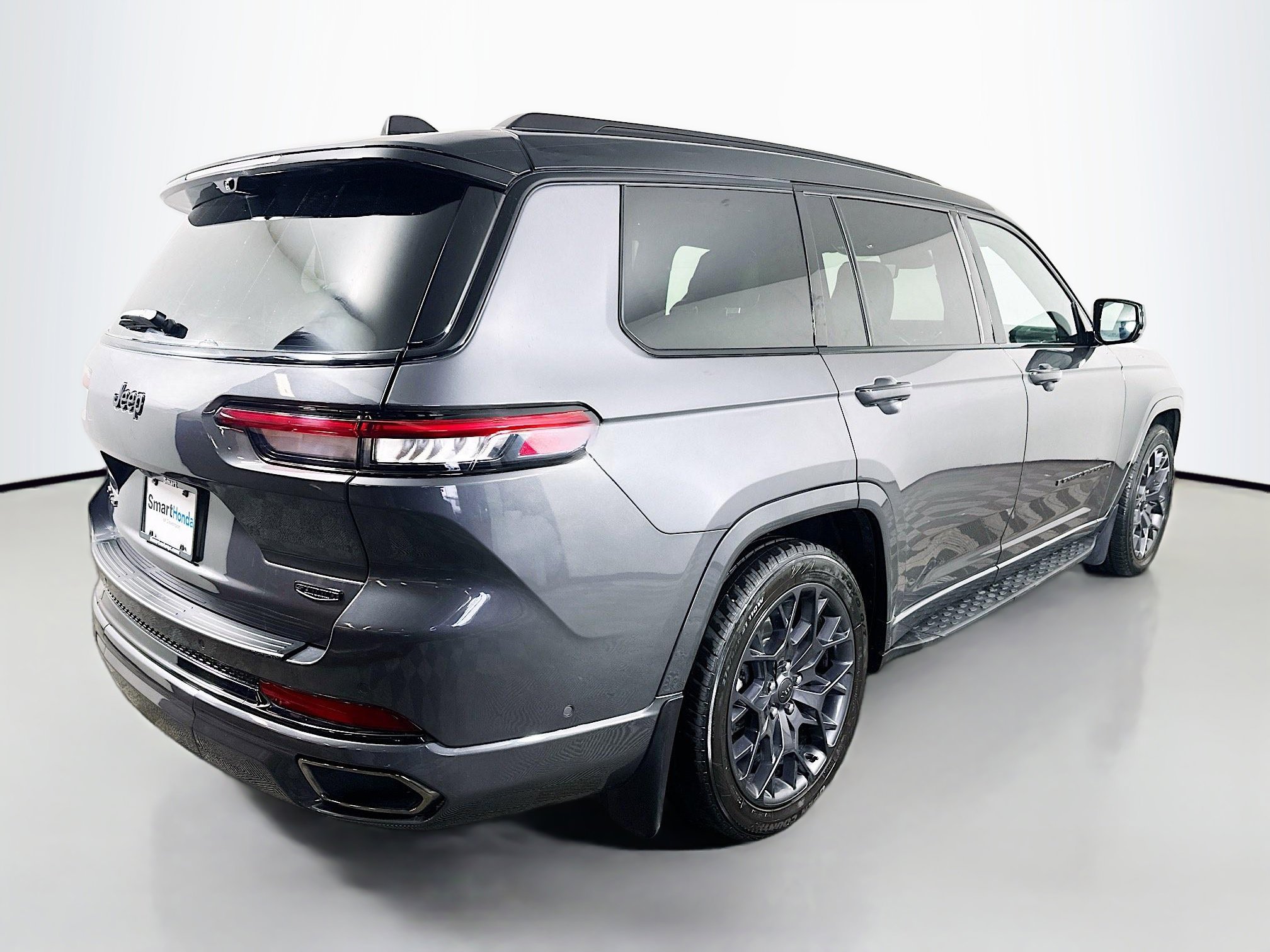 Used 2023 Jeep Grand Cherokee L Summit w/ Advanced Protech Group IV image 7