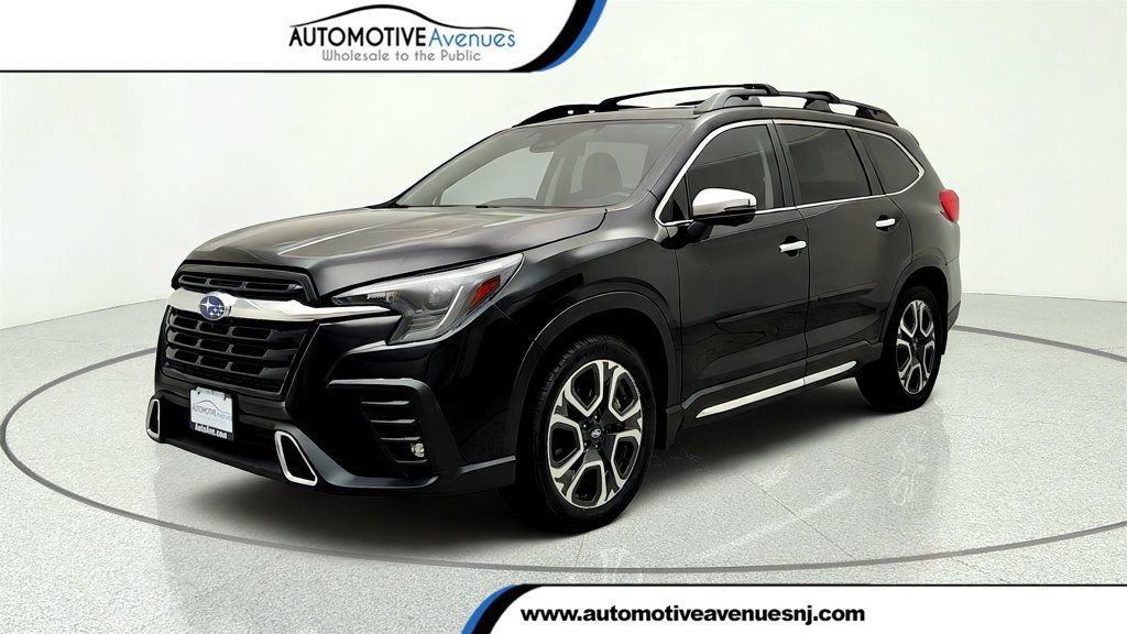 Used 2023 Subaru Ascent Touring AWD/4WD image 1