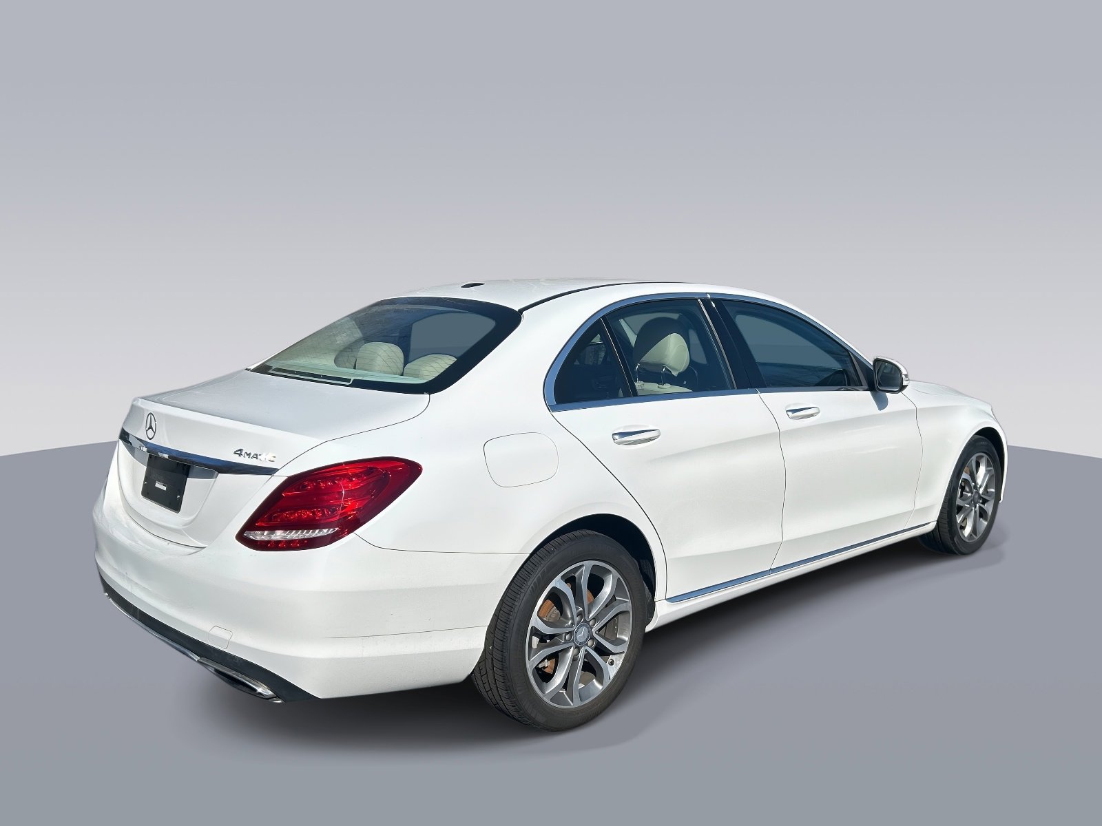 Used 2015 Mercedes-Benz C 300 4MATIC Sedan image 3