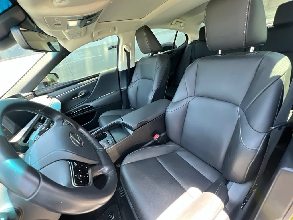Used 2024 Lexus ES 350 w/ Premium Package FWD image 10