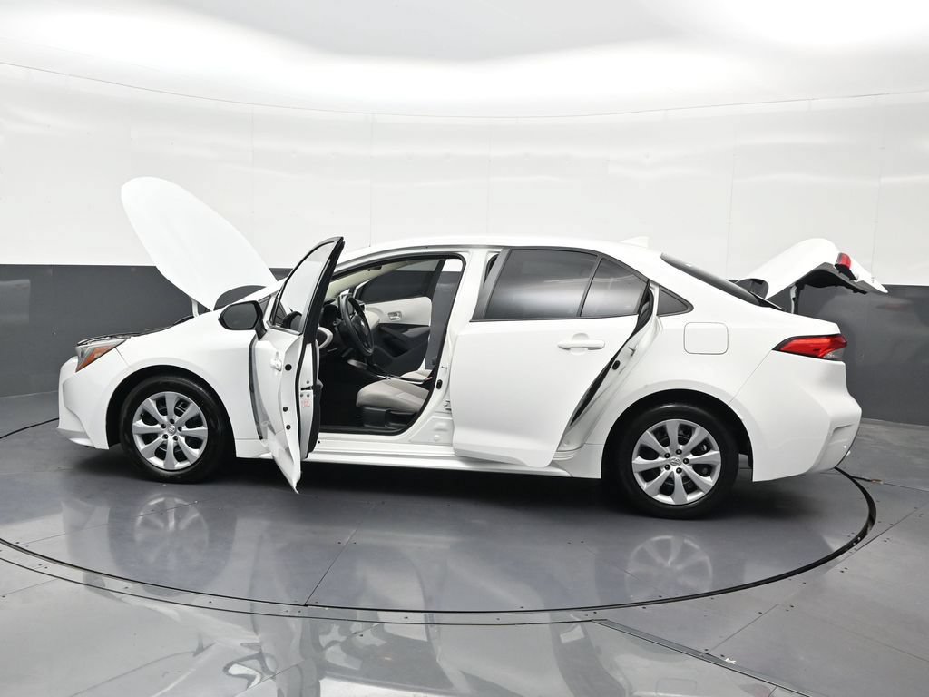 Used 2021 Toyota Corolla LE FWD image 33