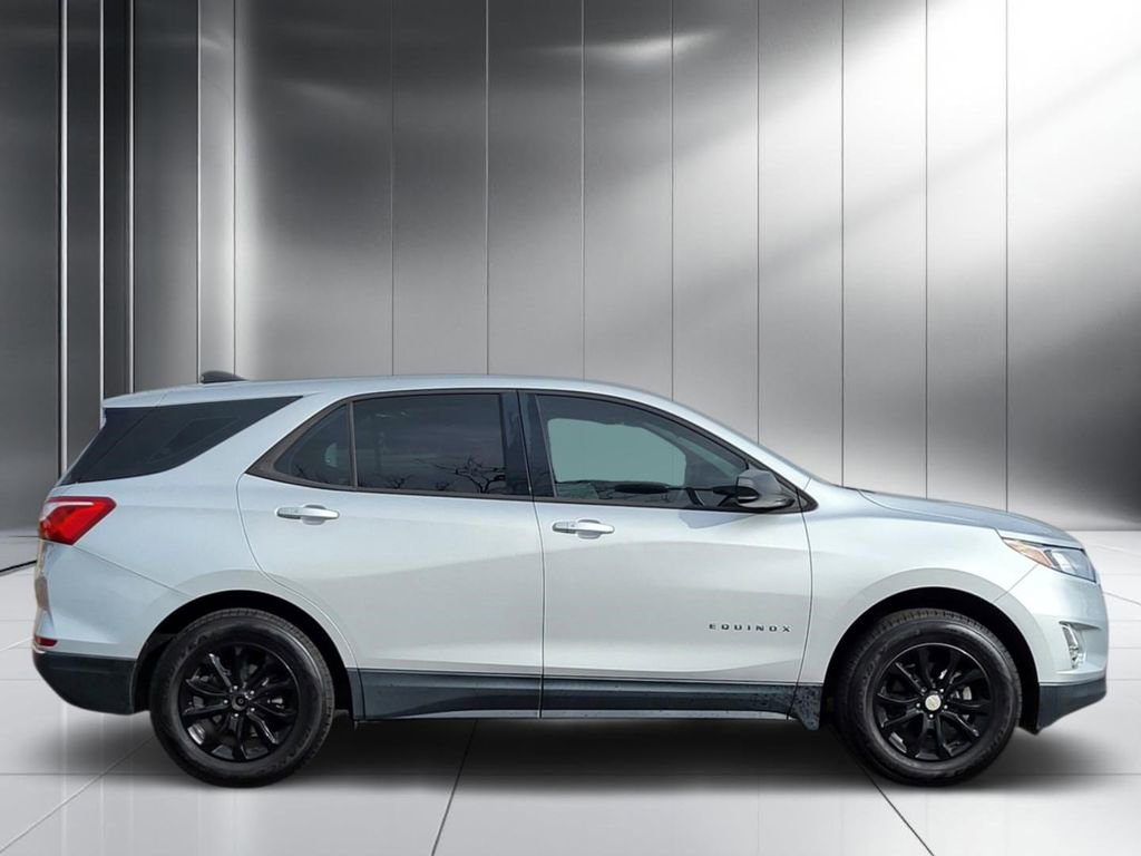 Used 2018 Chevrolet Equinox LS image 23