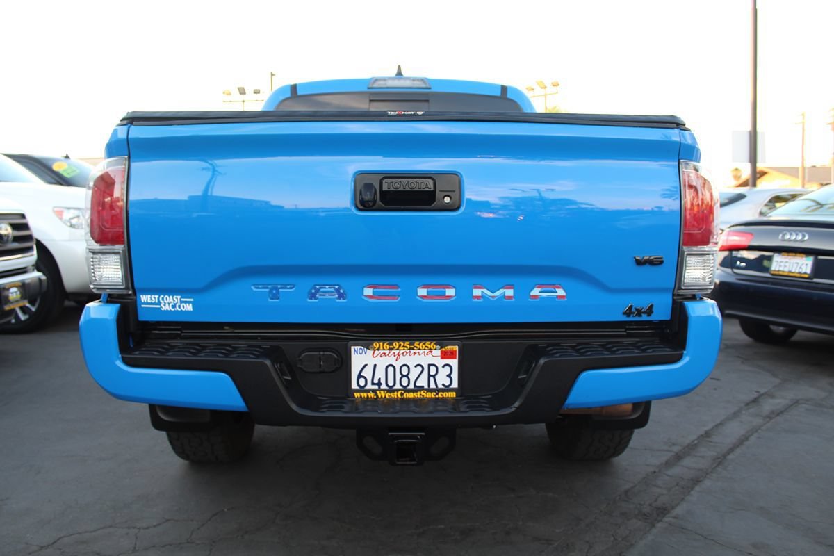 Used 2021 Toyota Tacoma TRD Sport AWD/4WD image 17