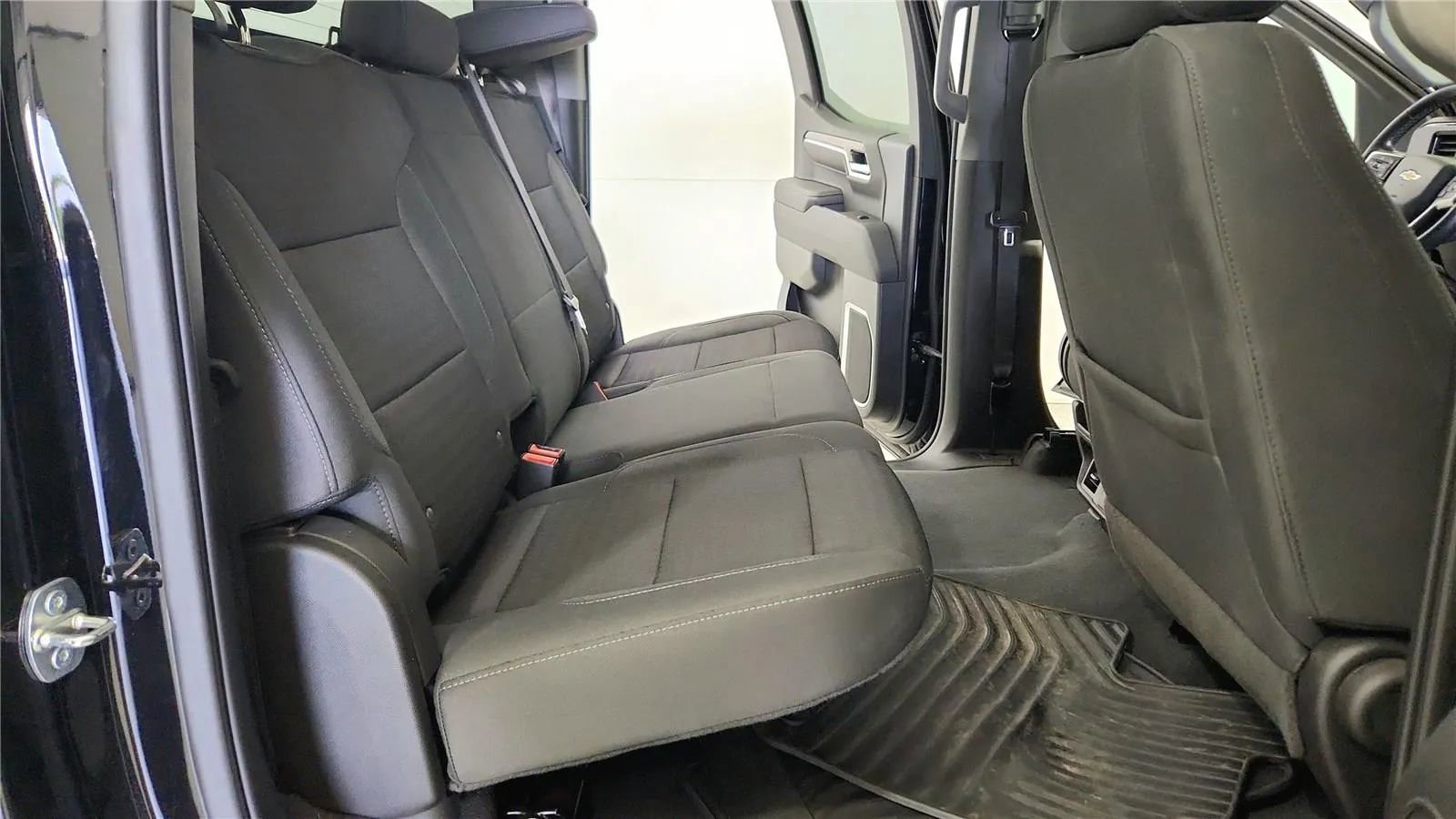 Used 2023 Chevrolet Silverado 1500 LT image 37