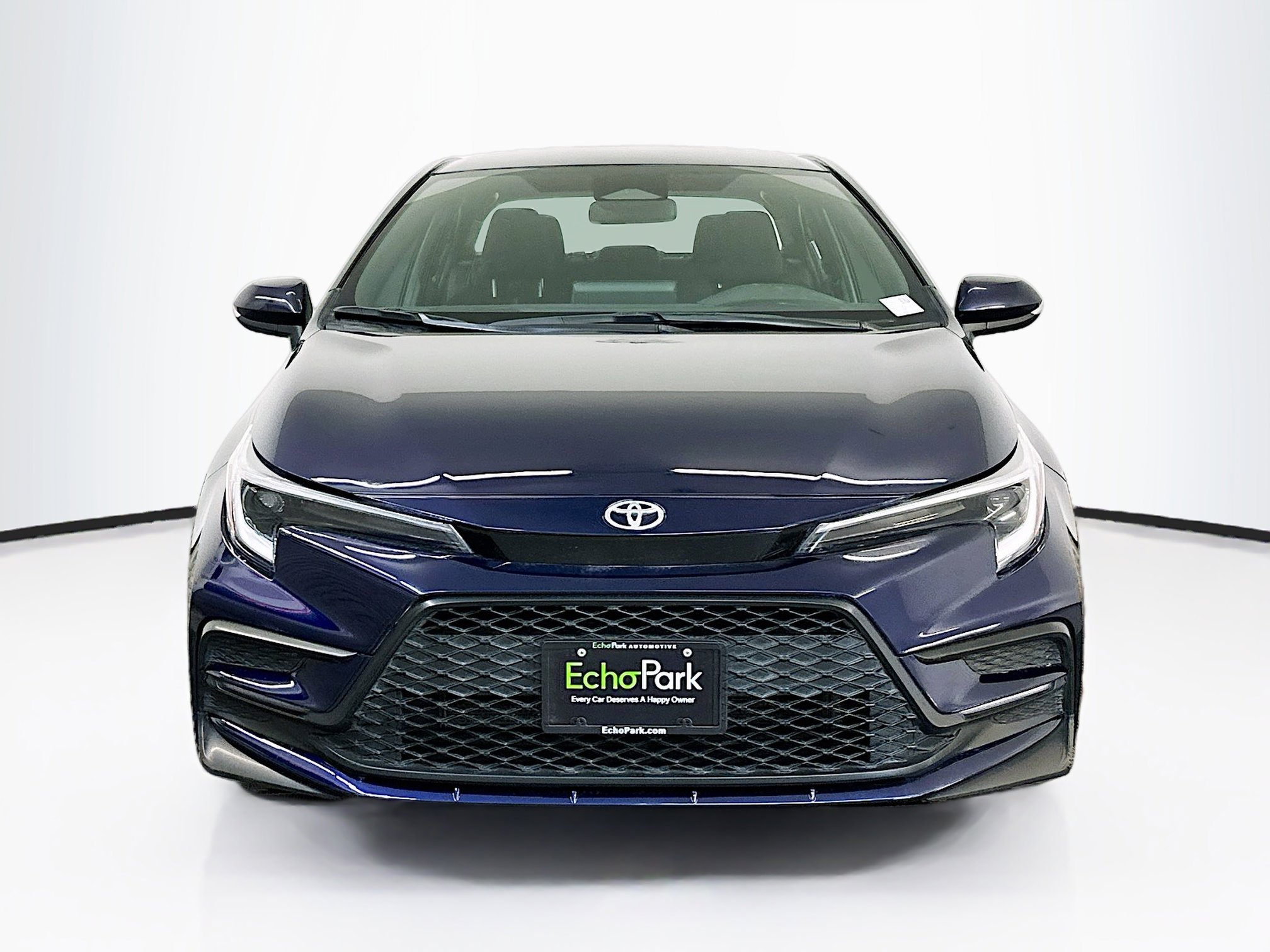 Used 2024 Toyota Corolla SE image 2