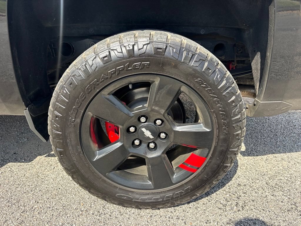 Used 2018 Chevrolet Silverado 1500 LTZ Z71 w/ Redline Edition AWD/4WD image 21