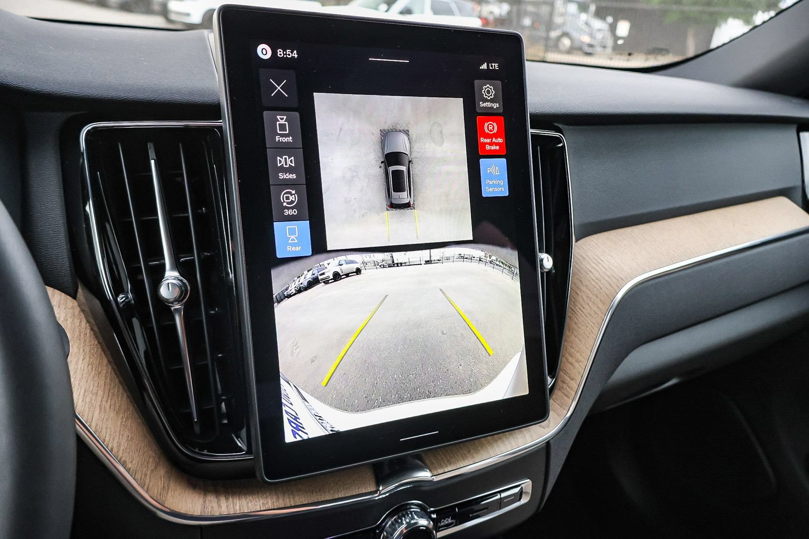 New 2026 Volvo XC60 T8 Plus AWD/4WD image 31