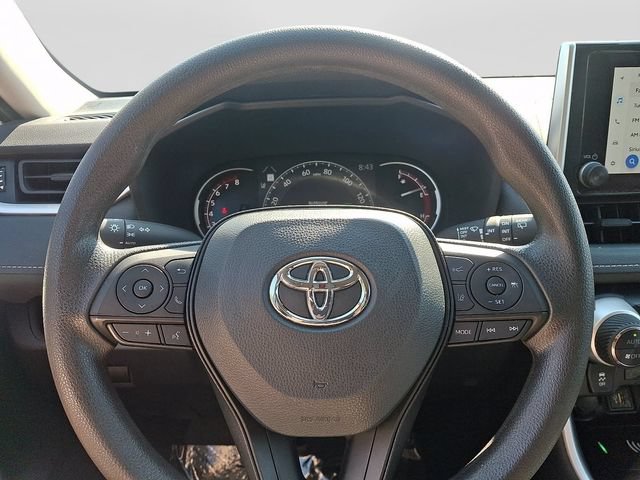 Used 2025 Toyota RAV4 XLE AWD/4WD image 21