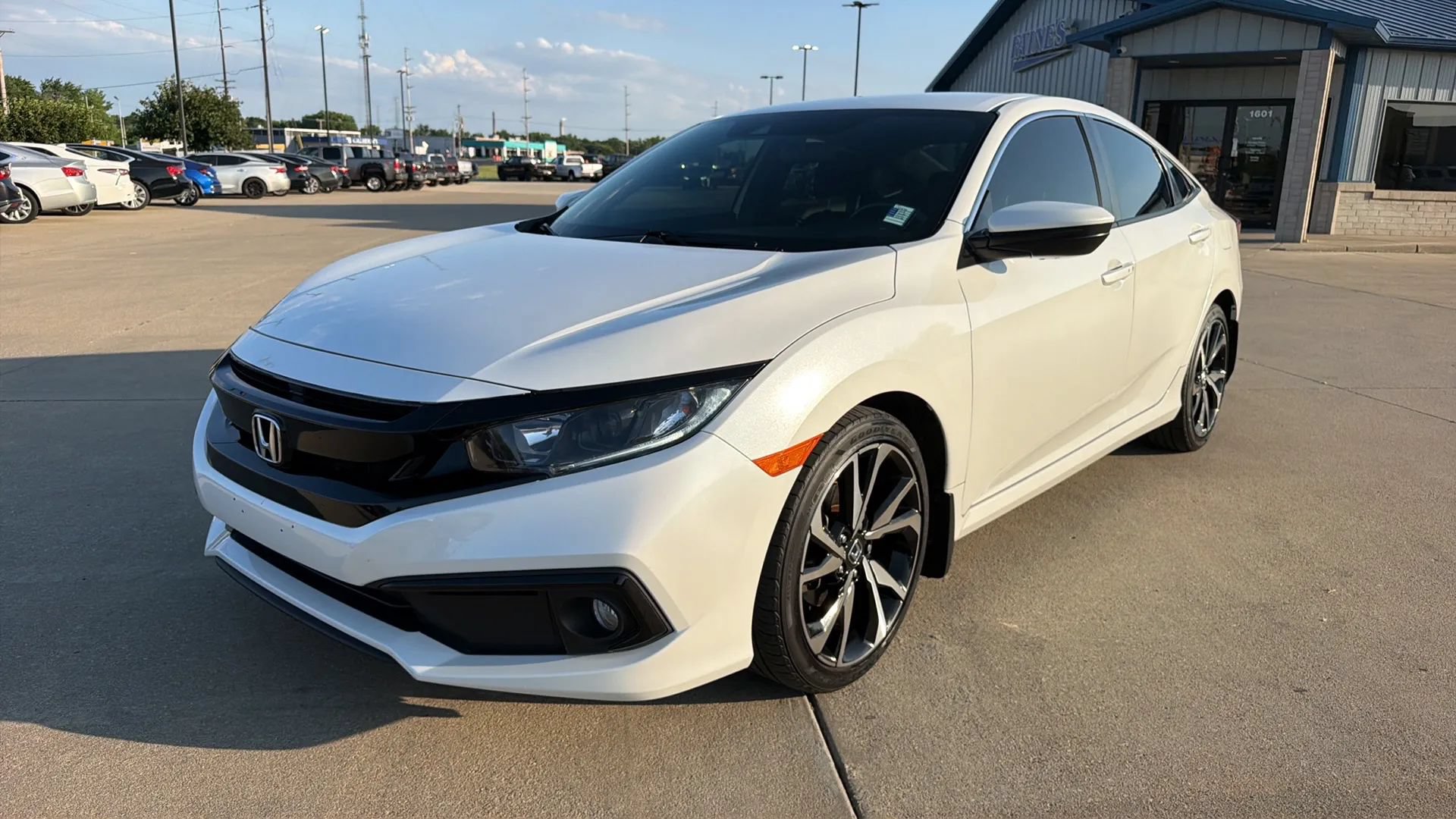 Used 2019 Honda Civic Sport image 3
