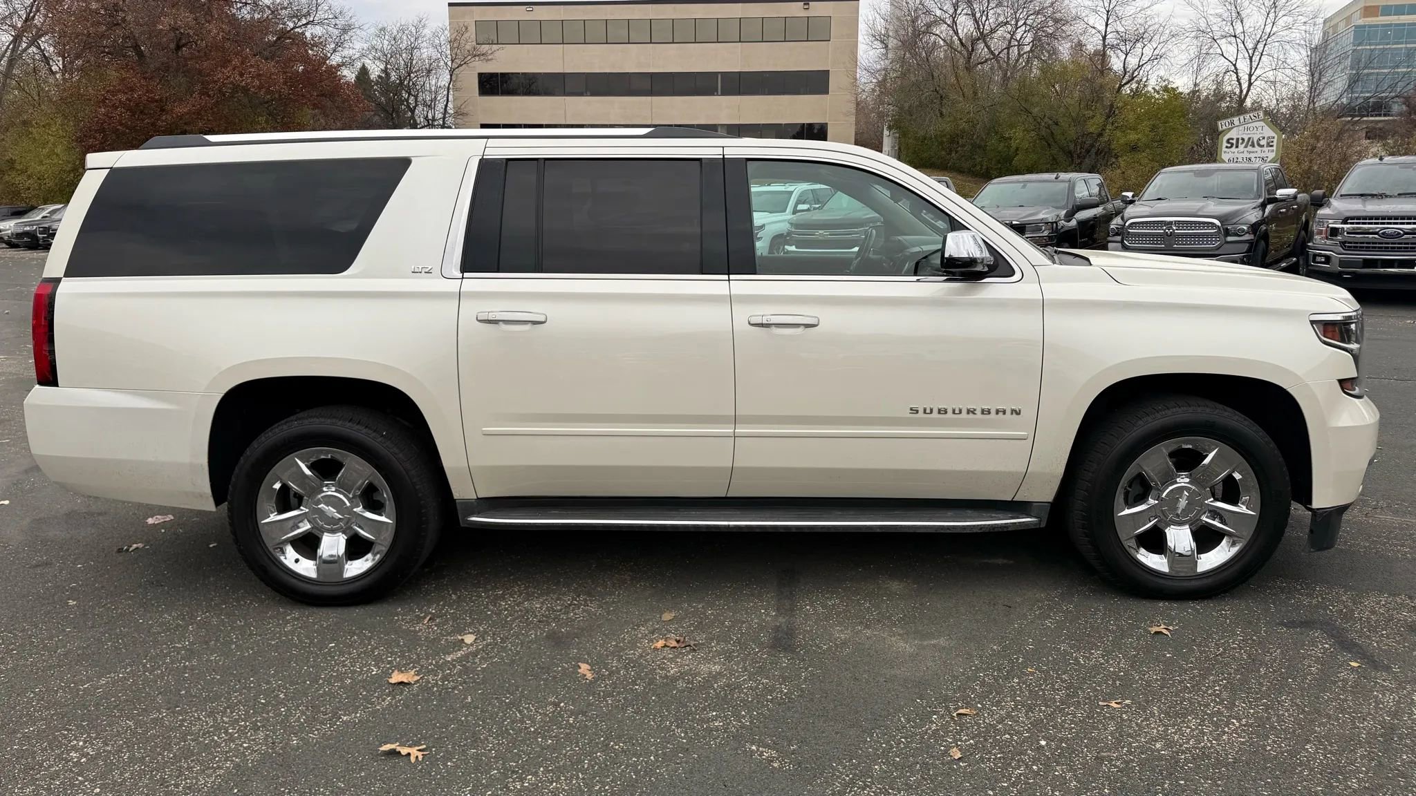 Used 2015 Chevrolet Suburban LTZ image 6