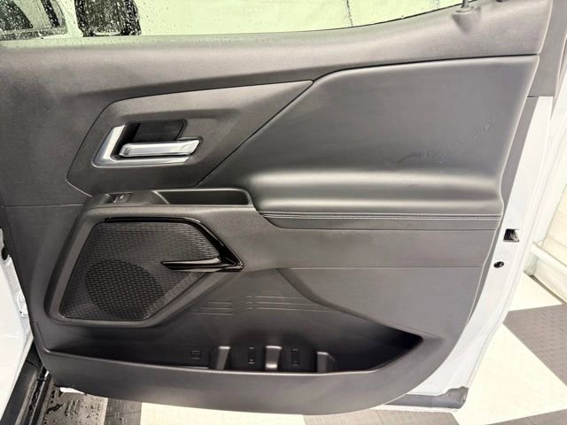 Used 2025 Chevrolet Silverado EV LT image 26