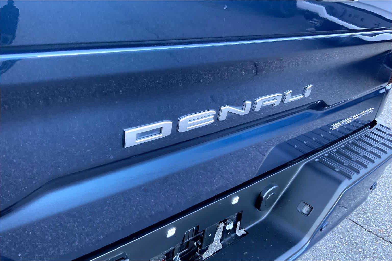 Used 2023 GMC Sierra 1500 Denali w/ Denali Reserve Package image 33