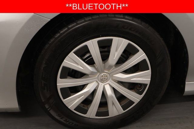 Used 2021 Toyota Camry LE image 8