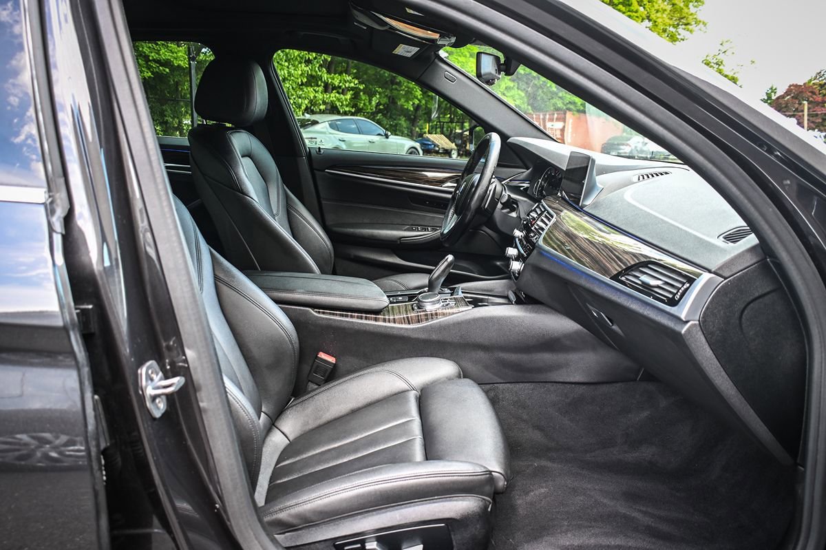 Used 2019 BMW 530i xDrive w/ Convenience Package AWD/4WD image 17