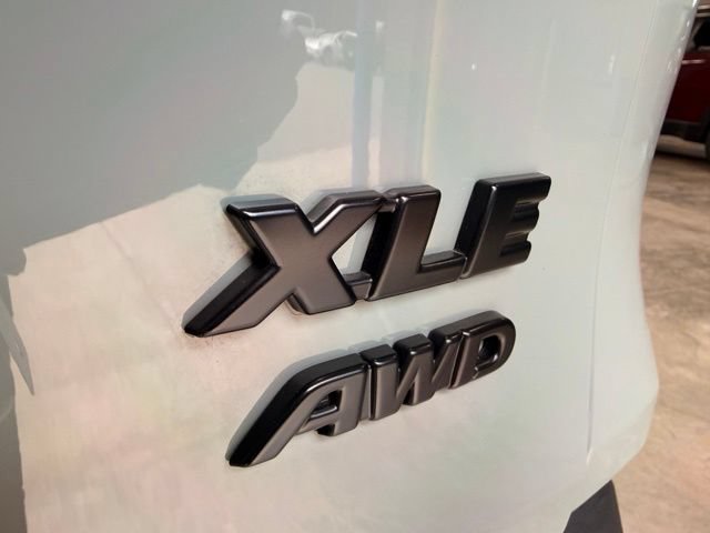 Used 2020 Toyota RAV4 XLE w/ Convenience Package AWD/4WD image 14