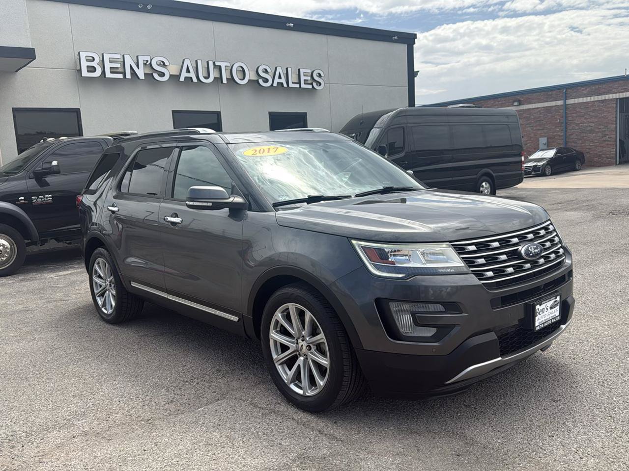 Used 2017 Ford Explorer Limited FWD image 4