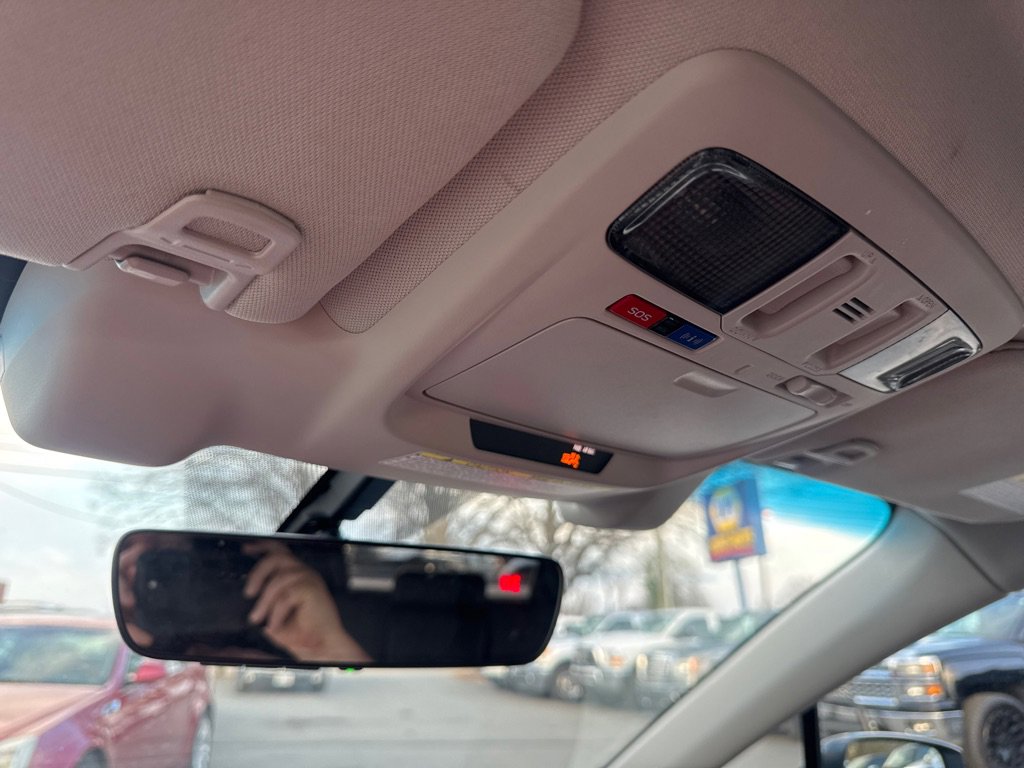 Used 2017 Subaru Outback 2.5i Limited image 18