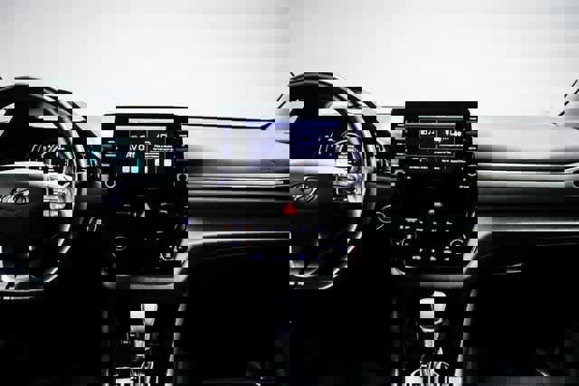 Used 2020 Hyundai Ioniq SEL image 12