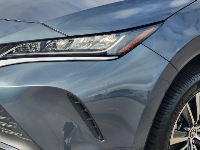 Certified 2022 Toyota Venza LE AWD/4WD image 9