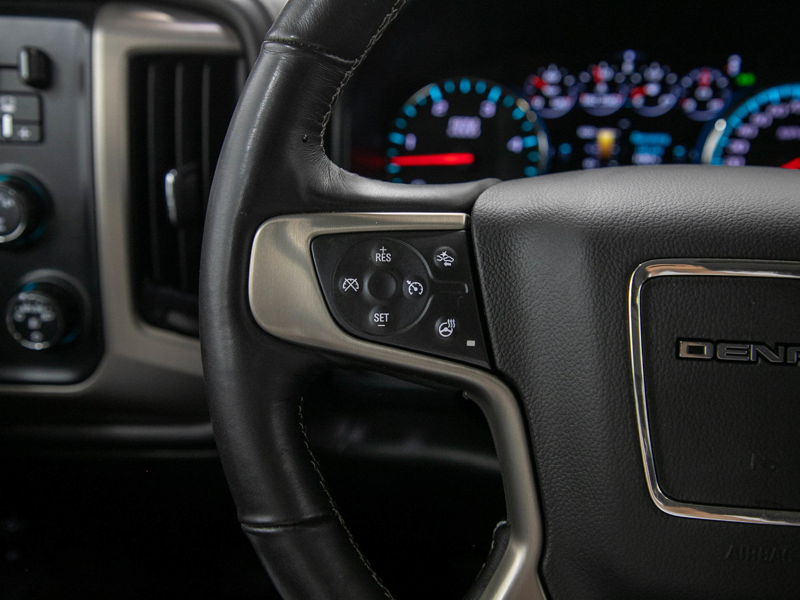 Used 2017 GMC Sierra 3500 Denali w/ Duramax Plus Package AWD/4WD image 26