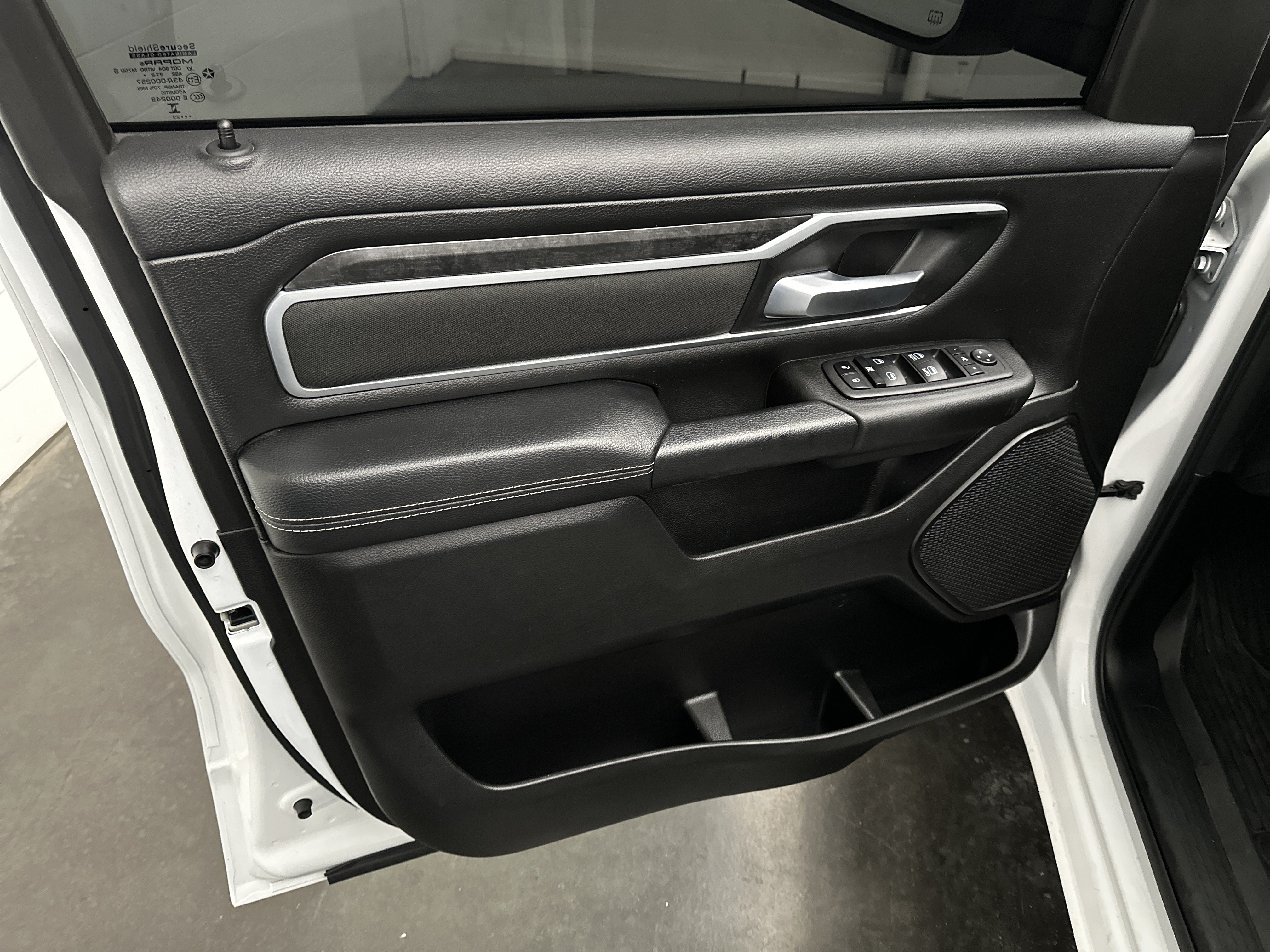 Used 2023 RAM 1500 Big Horn AWD/4WD image 12