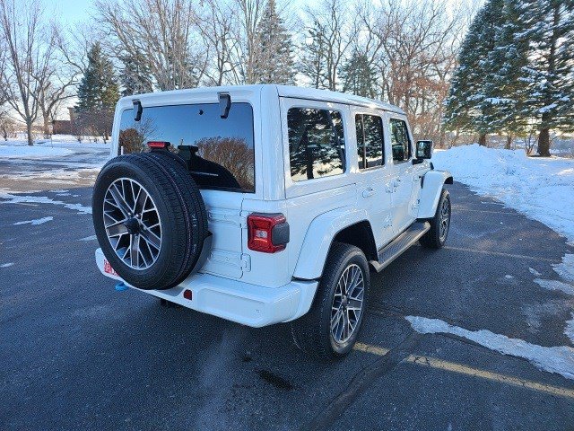 Used 2022 Jeep Wrangler Unlimited Sahara image 6