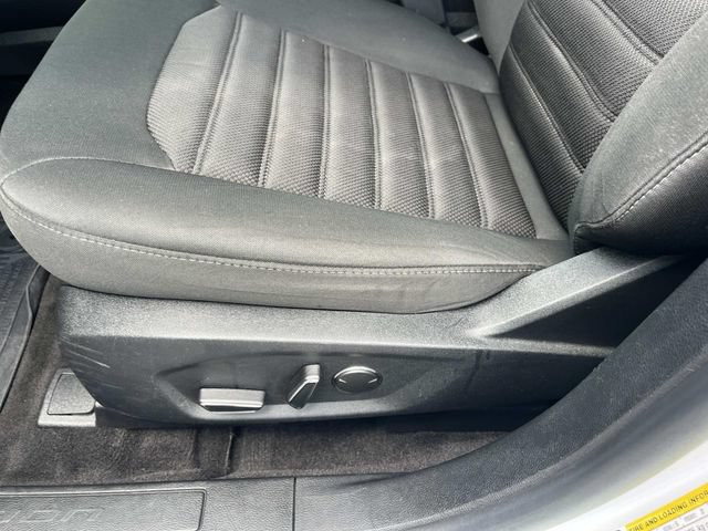 Used 2019 Ford Fusion SE FWD image 22