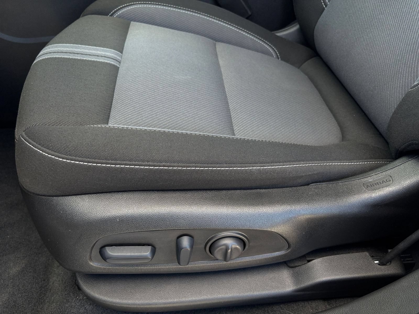 Used 2026 Chevrolet Blazer LT FWD image 22