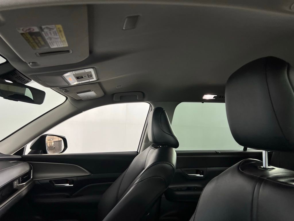 Used 2025 Toyota Grand Highlander AWD image 22