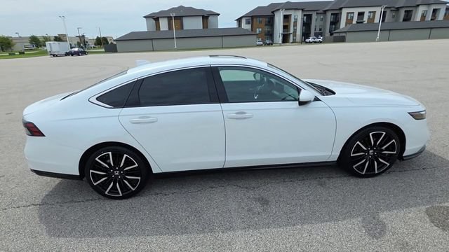 Used 2024 Honda Accord Touring image 2