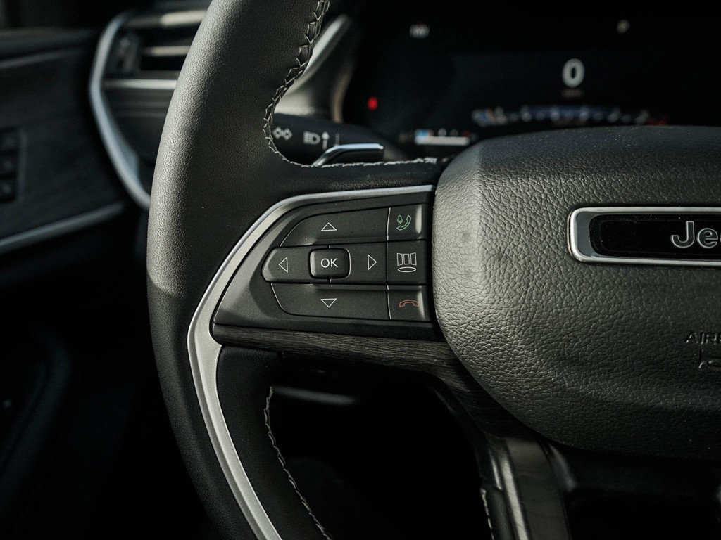 New 2025 Jeep Grand Cherokee Limited w/ Trailer Tow Package image 20