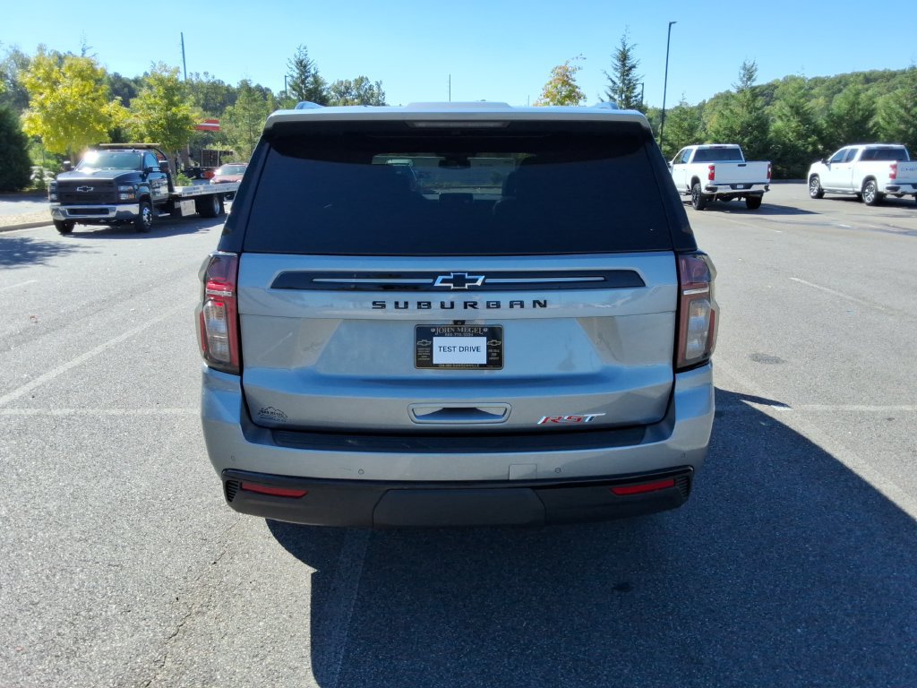 Certified 2024 Chevrolet Suburban RST w/ Luxury Package RWD image 6