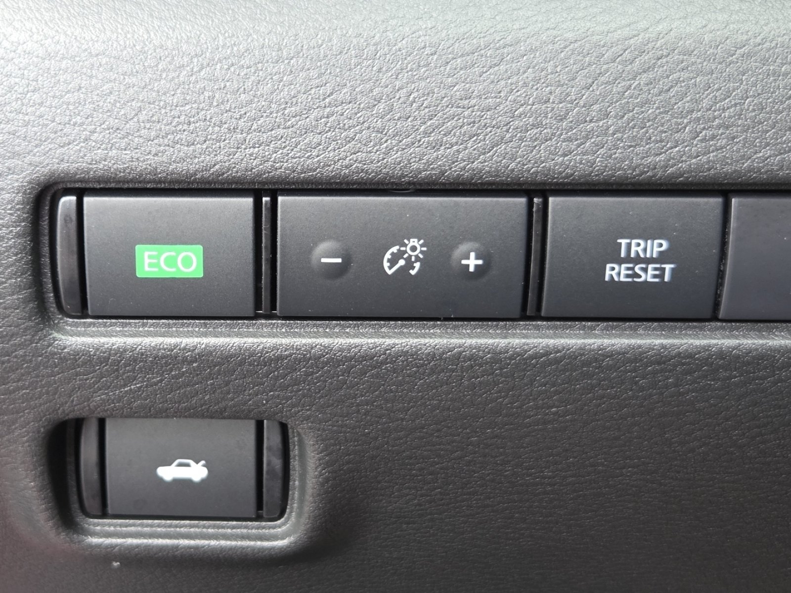 Used 2023 Nissan Sentra SV FWD image 5