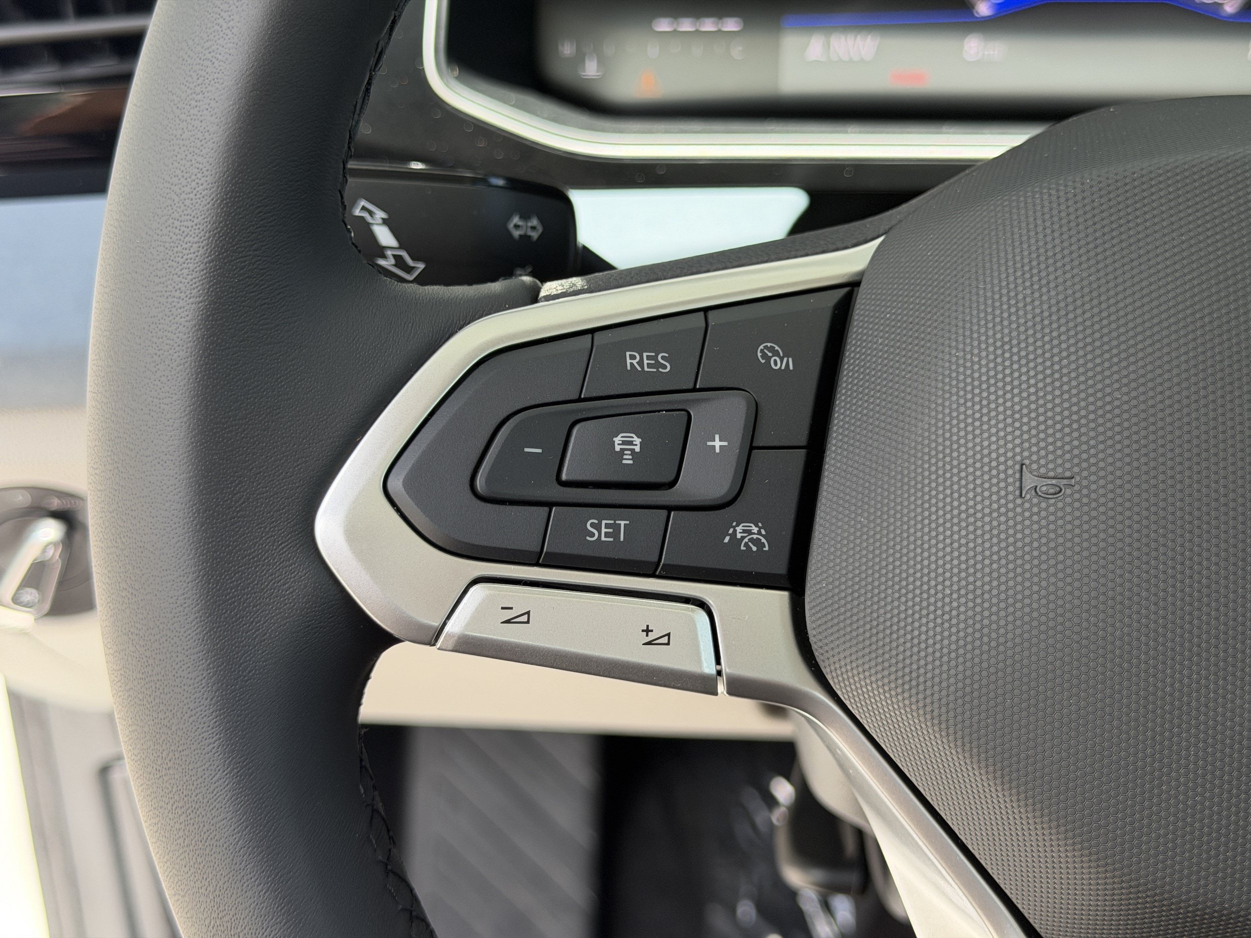 New 2027 Volkswagen Jetta SE FWD image 30