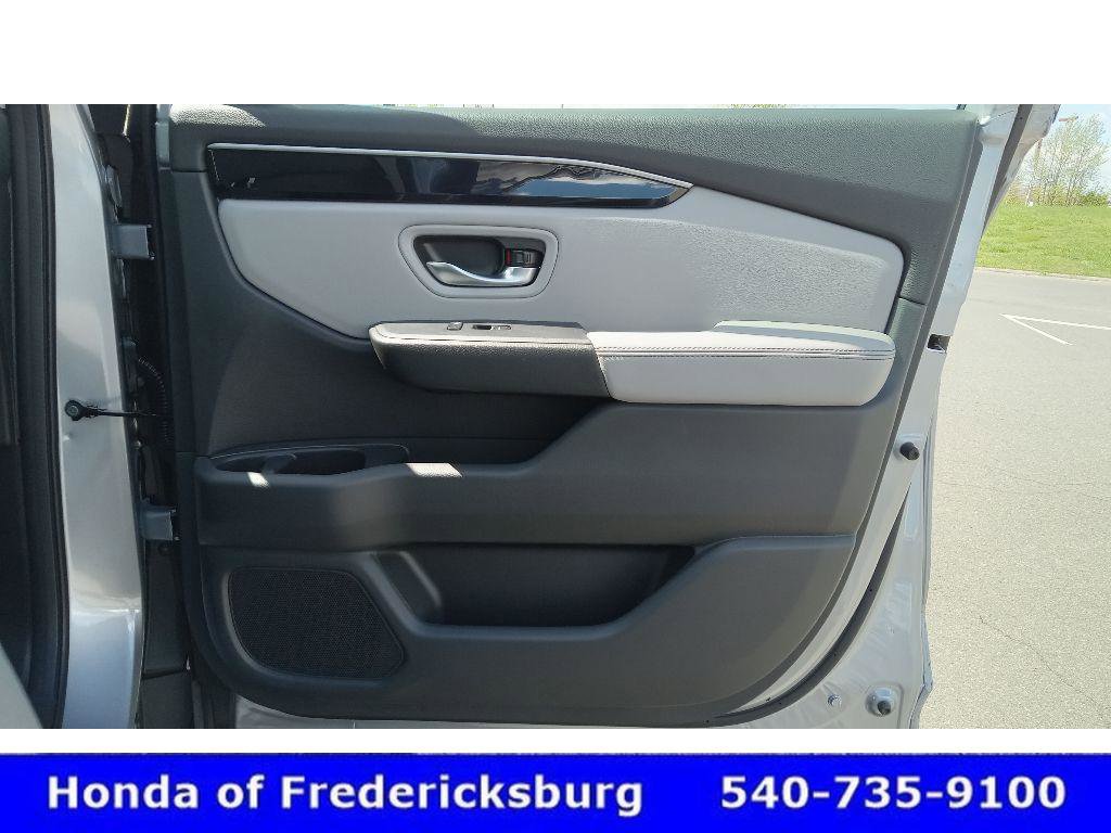 Certified 2025 Honda Pilot Touring image 29