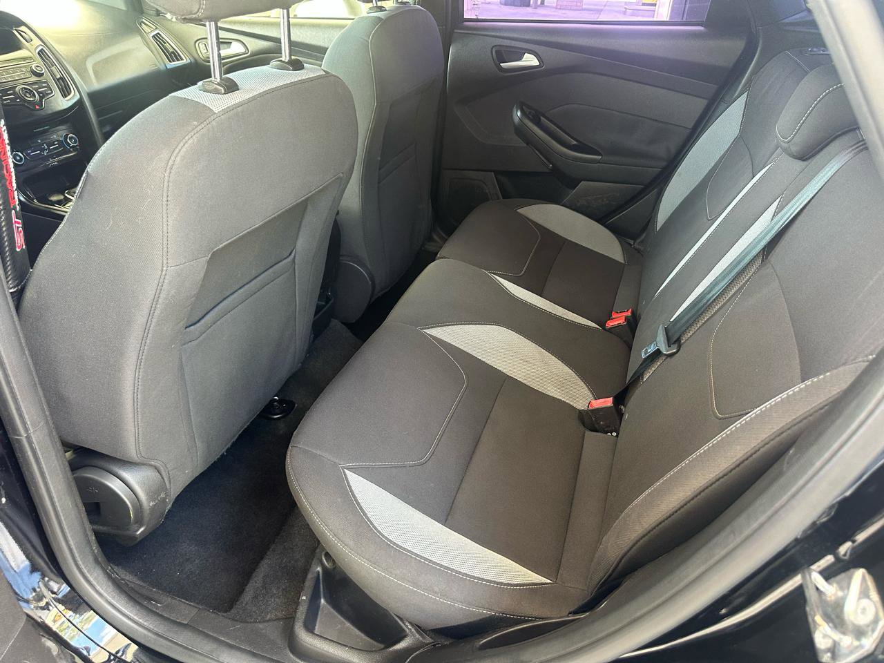 Used 2018 Ford Focus ST image 26