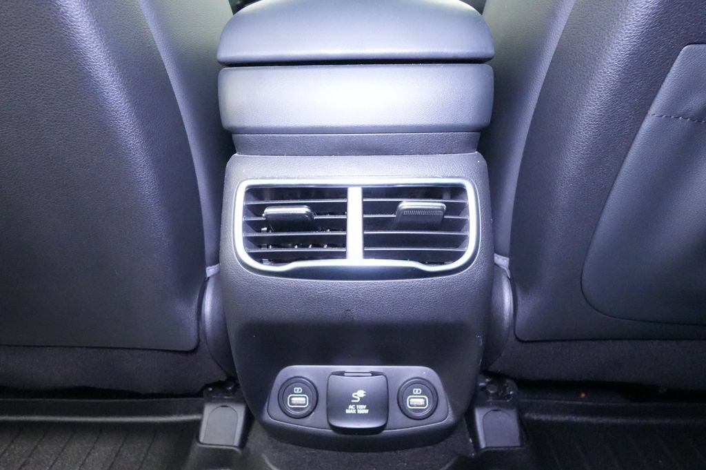 Used 2022 Hyundai Santa Fe Limited AWD/4WD image 23