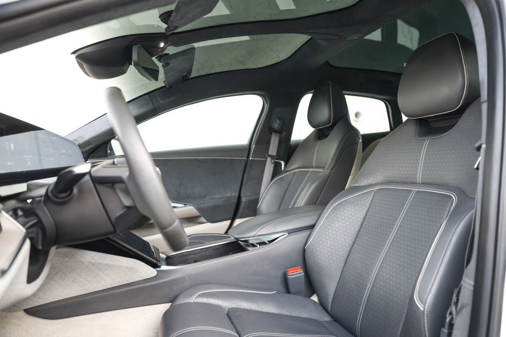 Used 2022 Lucid Air Dream Edition image 28