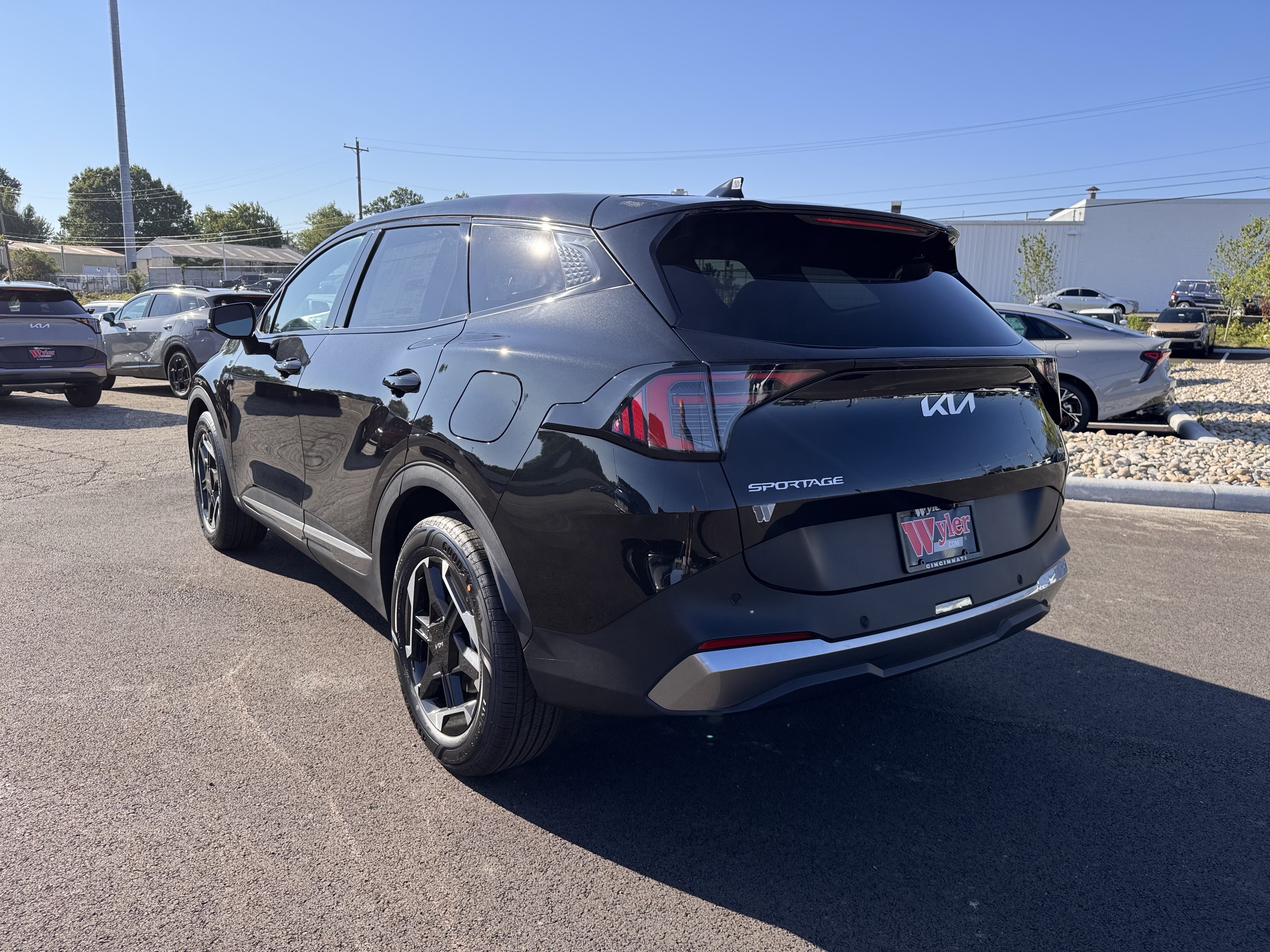 New 2027 Kia Sportage S FWD image 4