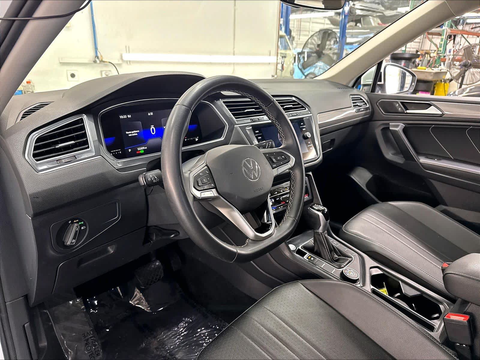 Used 2023 Volkswagen Tiguan SE AWD/4WD image 20